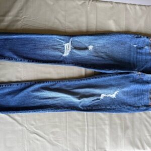 Universal Thread Blue Distressed Women Jeans